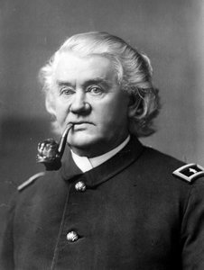 Eversti Frederick Benteen, noin 1874-98.